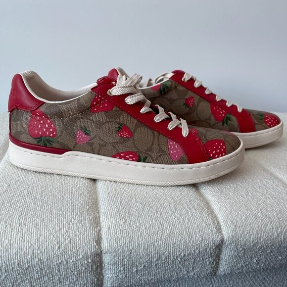 Coach Clip Low Top Sneaker In Signature Canvas With Wild Strawberry Print - Picture 2 of 11